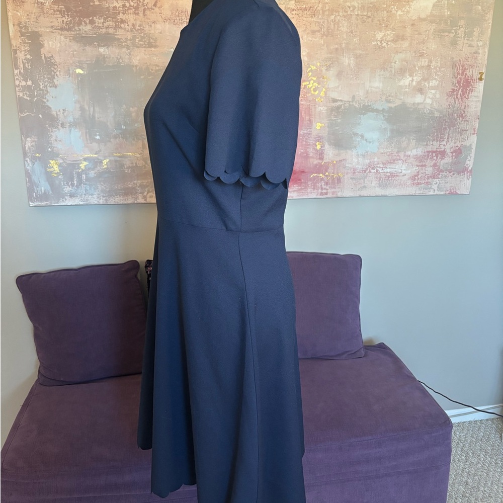 Banana Republic Midi‎ Short Sleeve Dress in Navy Blue with Stylish Design Size 6 - Picture 5 of 11